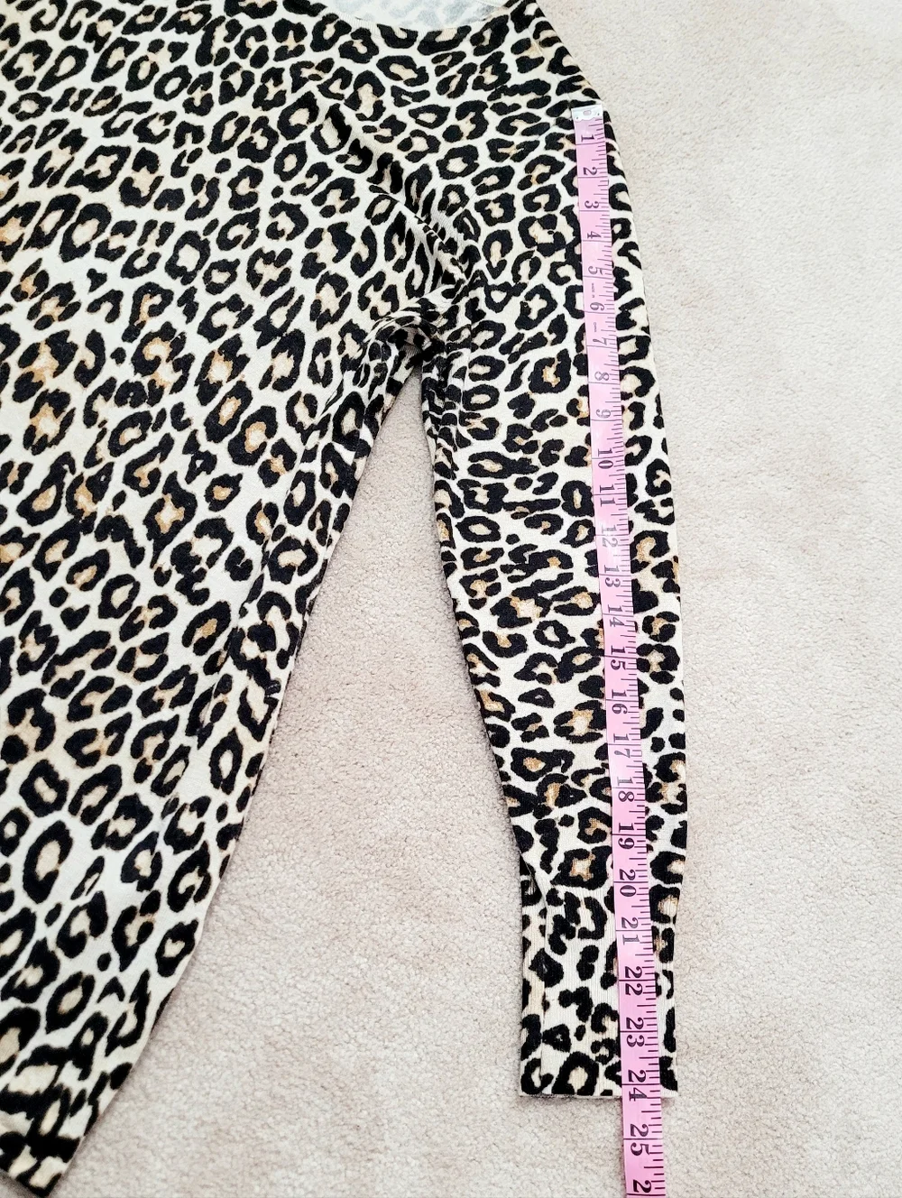 Chico’s Leopard Print Tunic Top Size Medium Animal Print Long Sleeve Stretch - Picture 9 of 11